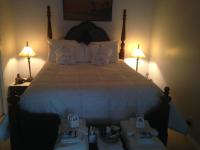 Queen Suite with Lake View