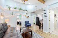 23 Center St - Sunny Side Up - Upstairs Apartment - B&B