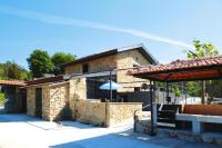 Stone House by Caima River with Pool - Bed and Breakfast Vale de Cambra