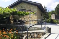 Stone House by Caima River with Pool - Bed and Breakfast Vale de Cambra