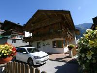 Chalet in Mayrhofen near Ski Slopes - Ferienwohnung Mayrhofen