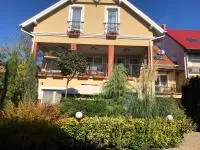 Galéria Apartmanház - B&B Keszthely