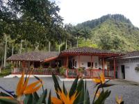 Hostal Rio Arabia - Valle De Cocora HOTEL