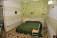 Doppel- oder Zweibettzimmer