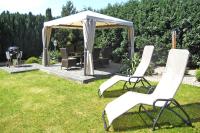 Large, comfortable holiday villa, private garden - Ferienwohnung Grzybowo