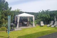 Large, comfortable holiday villa, private garden - Ferienwohnung Grzybowo