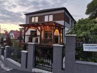 Kryształowy Apartament z pięknym ogrodem w centrum uzdrowiska - B&B Polanica-Zdrój