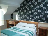 Top Deck One-Bedroom Apartment