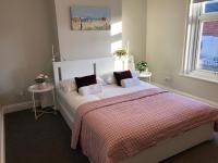 B&B Southampton - Three Bedroom City Home with Garden - Bed and Breakfast Southampton