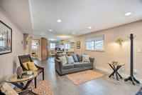 B&B Denver - SW Denver Apt with Chefs Kitchen, 45 Min to Skiing! - Bed and Breakfast Denver