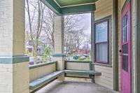 B&B Columbus - Victorian Apt, 1 half Mi to Baseball Stadium! - Bed and Breakfast Columbus