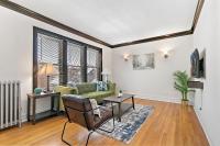 B&B Chicago - Charming 1BR Apt in North Center Near Shops- Larchmont 3 - Bed and Breakfast Chicago