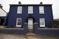B&B Laugharne - The Cottage-Large central property with Estuary views and private parking - Bed and Breakfast Laugharne