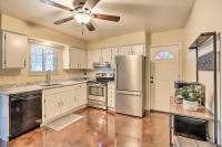 Sunny Tucson Abode with Fire Pit 9 Mi to U of A - B&B