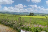 B&B Gwytherin - Summer Cottage located in rural Welsh Countryside, beautiful mountain views, Ideal for Snowdonia walkers - Bed and Breakfast Gwytherin