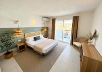 Doppelzimmer mit Balkon und Meerblick