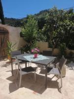 Maison provençale - 2 chambres - 2,5km de la plage - B&B