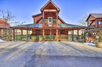 River Dream Cabin on New River with Deck, Fire Pit - B&B Piney Creek