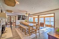 Fish House with Deck, Fire Pit and River Views - B&B Cotter