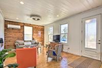 Contemporary San Antonio Home with Private Yard - Ferienwohnung San Antonio