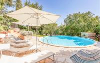 B&B Crespina - Amazing Home In Crespina Pi With Kitchen - Bed and Breakfast Crespina