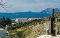 B&B Cavtat - Amazing Apartment In Cavtat With 2 Bedrooms And Wifi - Bed and Breakfast Cavtat