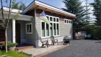 B&B Seward - Entire Tiny Home close to cruise ship terminal Alaska Railroad and downtown Seward - Bed and Breakfast Seward