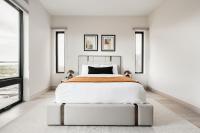 City Views! - Chic Jefferson Park Condo - Tesoro - B&B