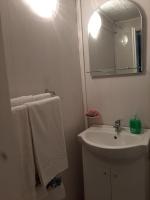 Chambre Double ou Lits Jumeaux avec Salle de Bains Privative