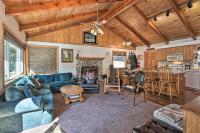 Delightful Family Cabin Walk to Lake Gregory! - B&B