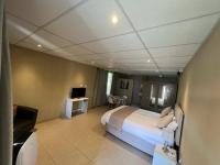 Comfort Queen Room