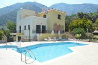 Three Bedroom House with Pool