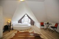 Apartment mit Balkon