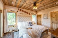 New / 3 King Suites / Sleeps12 / View / 5 mi to PF / Hot tub - Chambres d'hôtes Sevierville