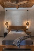 Deluxe Suite with Sea View and Jetted tub