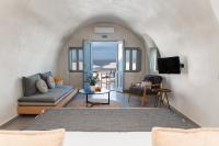 Honeymoon Suite with Sea View and Jetted tub