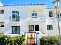 Riviera by the beach 2 bedroom Apartment - B&B