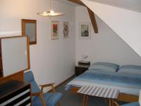 Dreibettzimmer mit Gemeinschaftsbad