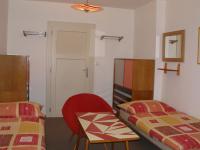 Vierbettzimmer mit Gemeinschaftsbad