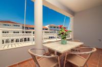 Avouris 2 Bedroom Apartment & Studios - B&B Planos
