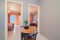 Avouris 2 Bedroom Apartment & Studios - Bed and Breakfast Plános