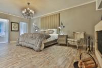 Suite mit Kingsize-Bett mit Whirlpool