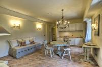 Superior One-Bedroom Apartment (4 Adults)
