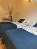 Zweibettzimmer mit Gartenblick
