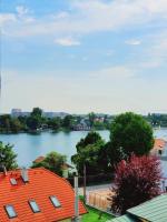 B&B Vienna - Near Lake Two Bedroom Fully Furnished Apartment - Bed and Breakfast Vienna