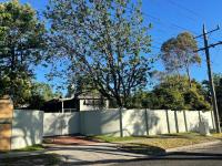 Capelink Beach House-Atop Prestigious Oliver's Hill - Bed and Breakfast