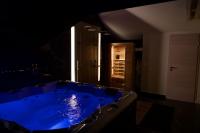 B&B Mulhouse - Magnifique Villa le89golden jacuzzi et sauna privatif - Bed and Breakfast Mulhouse
