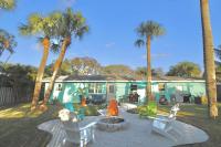 Parrot Head Tiki - B&B