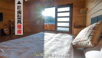 Zimmer mit Queensize-Bett und Gemeinschaftsbad