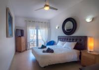 Lagos Marina view apt on main avenue near beaches - B&B Lagos